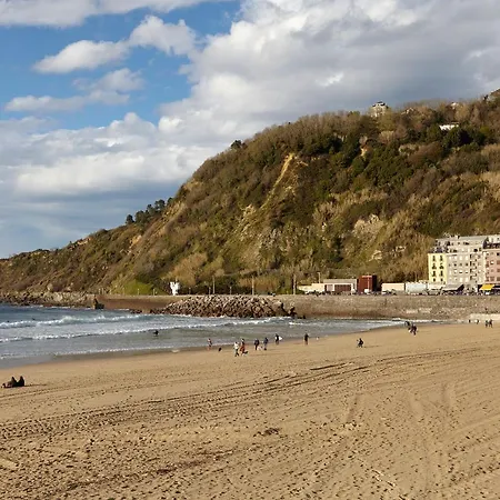 Always Easy I Secundino Esnaola *