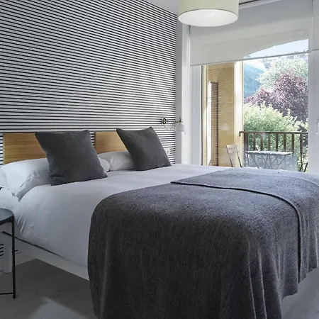 Always Easy I Secundino Esnaola Apartman