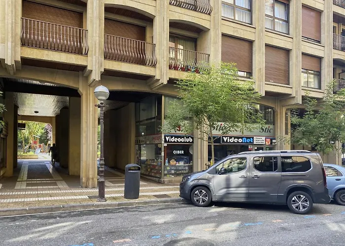 Always Easy I Secundino Esnaola Lejlighed *